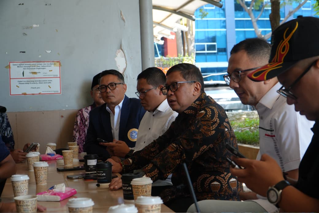 Hasto Bantah PDIP Dalangi Demo, Sebut Pemerintah Cari Kambing Hitam