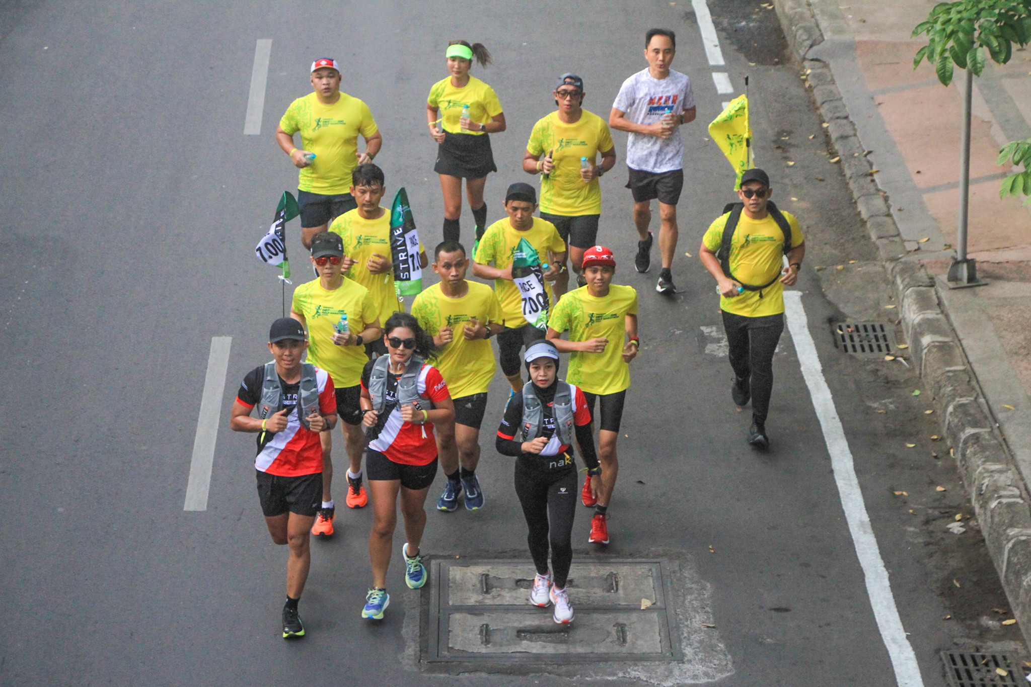 Komunitas Dokter Ortopedik Berlari Bersama di Surabaya Orthopedic Half Marathon Kategori 5K