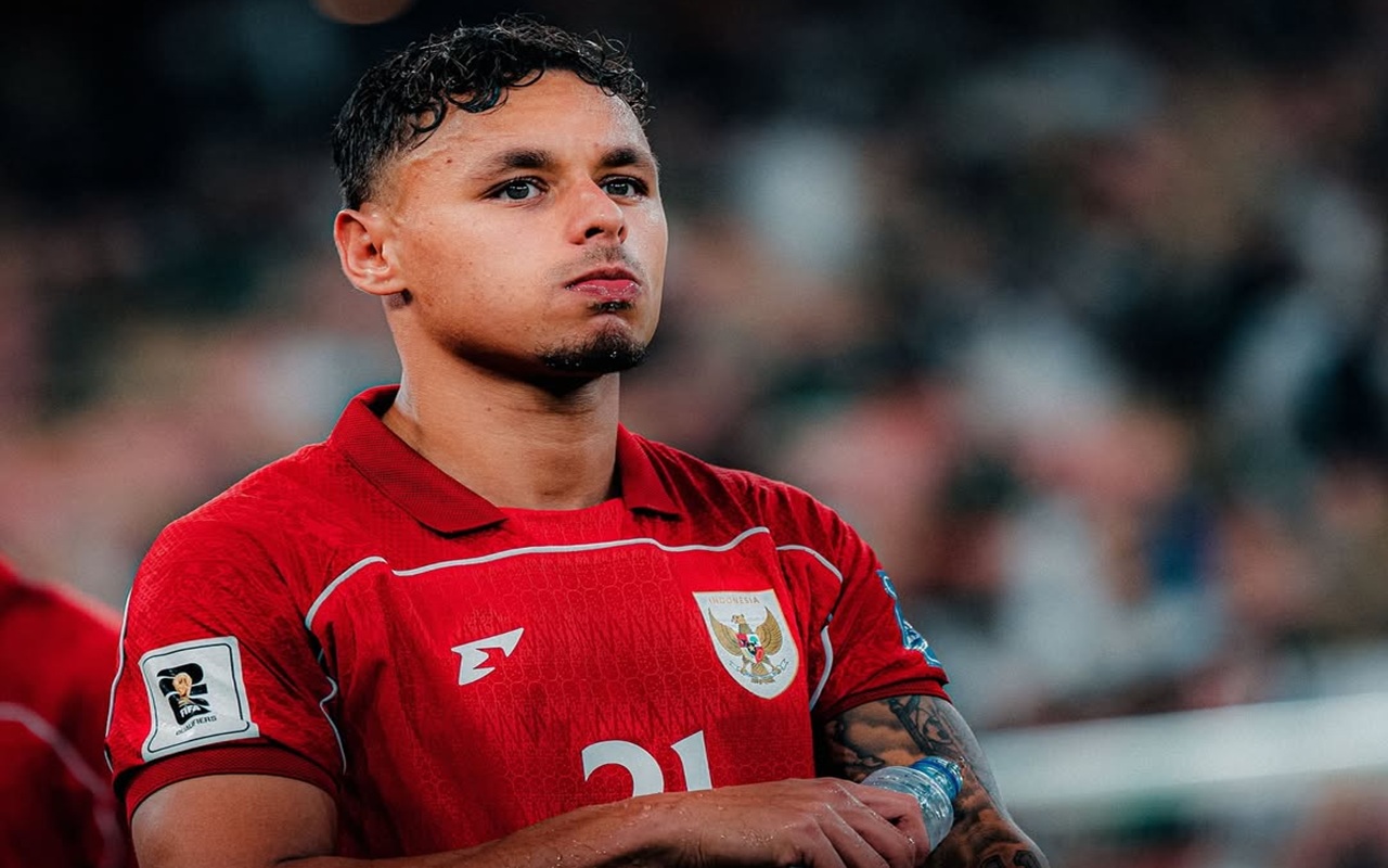 Gagal Dapatkan Hartman, Ajax Lirik Dean James dan El Karouani untuk Posisi Bek Kiri