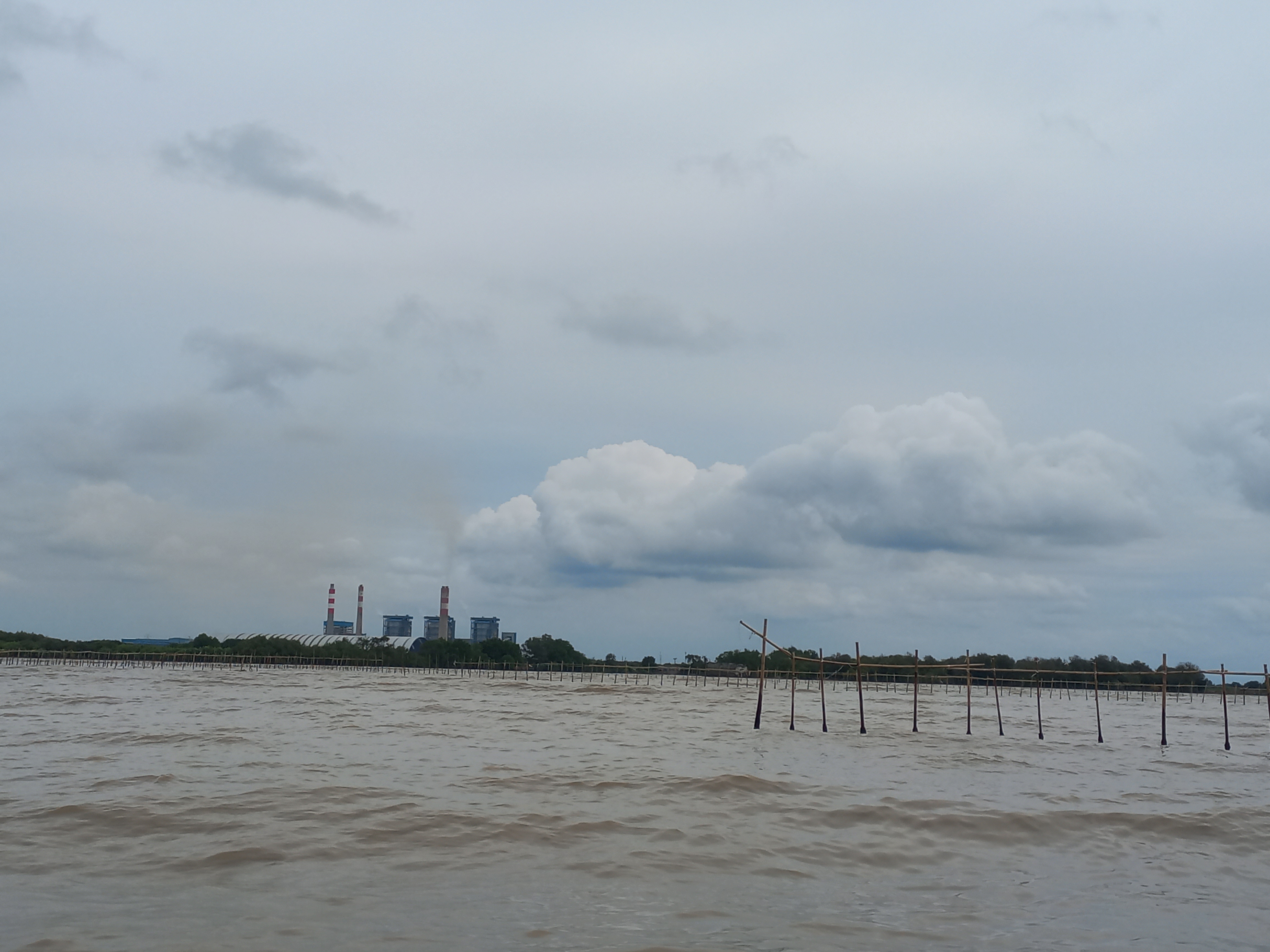 Kok Bisa Nelayan Bilang Pagar Laut Misterius Sepanjang 30 KM di Pesisir Tangerang sebagai Penahan Abrasi?