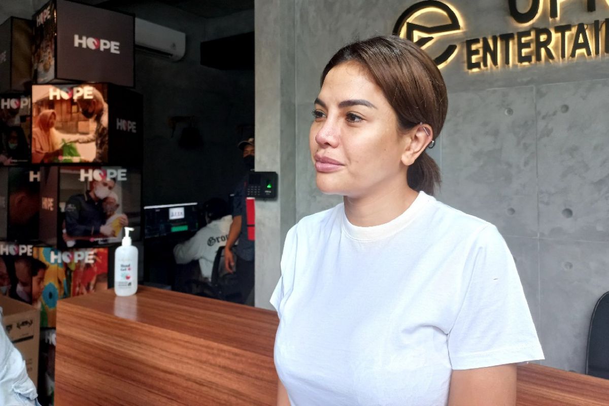 Komentar Menohok Nikita Mirzani ke Anies Baswedan setelah Cabut Izin Operasi Holywings