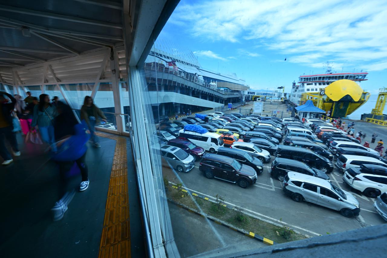 Puncak Arus Mudik Tercatat di H-3 Jelang Lebaran, Tertinggi di Moda Penyeberangan