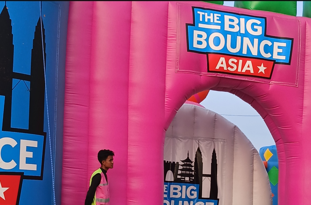 Hadir di Indonesia, Ini Dia Keseruan Wahana Lompat The Big Bounce Indonesia