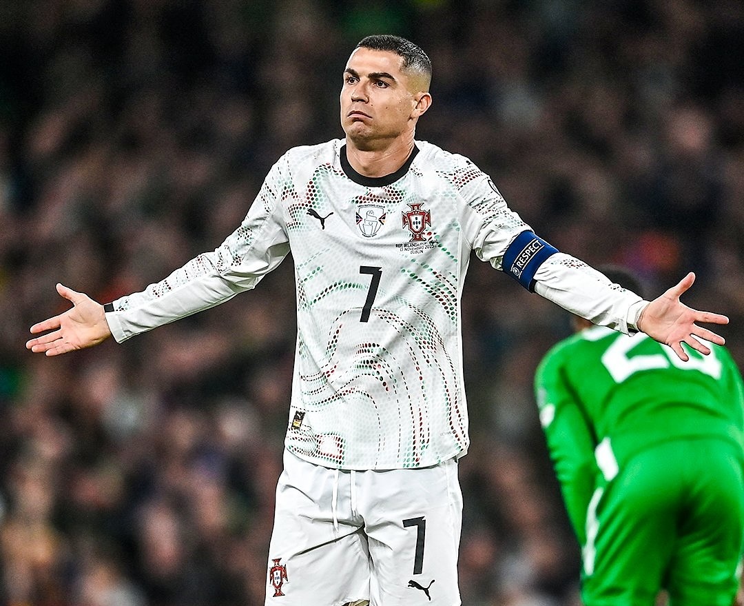 Cristiano Ronaldo Kena Kartu Merah Saat Portugal Takluk 0-2 dari Irlandia, Kedua Pelatih Adu Argumen