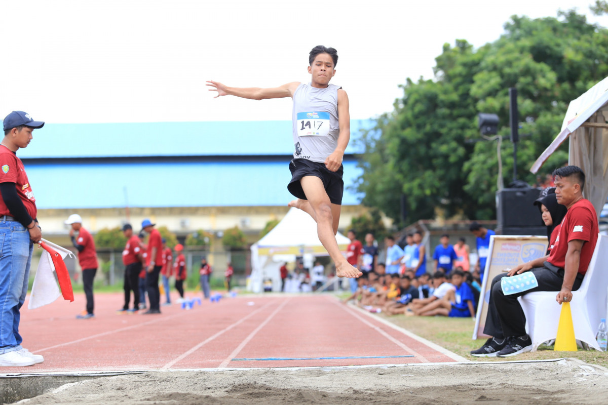 SMP Santa Maria Penen Deli Serdang Pertahankan Juara Lompat Jauh Energen Champion SAC Indonesia 2023-Sumatera
