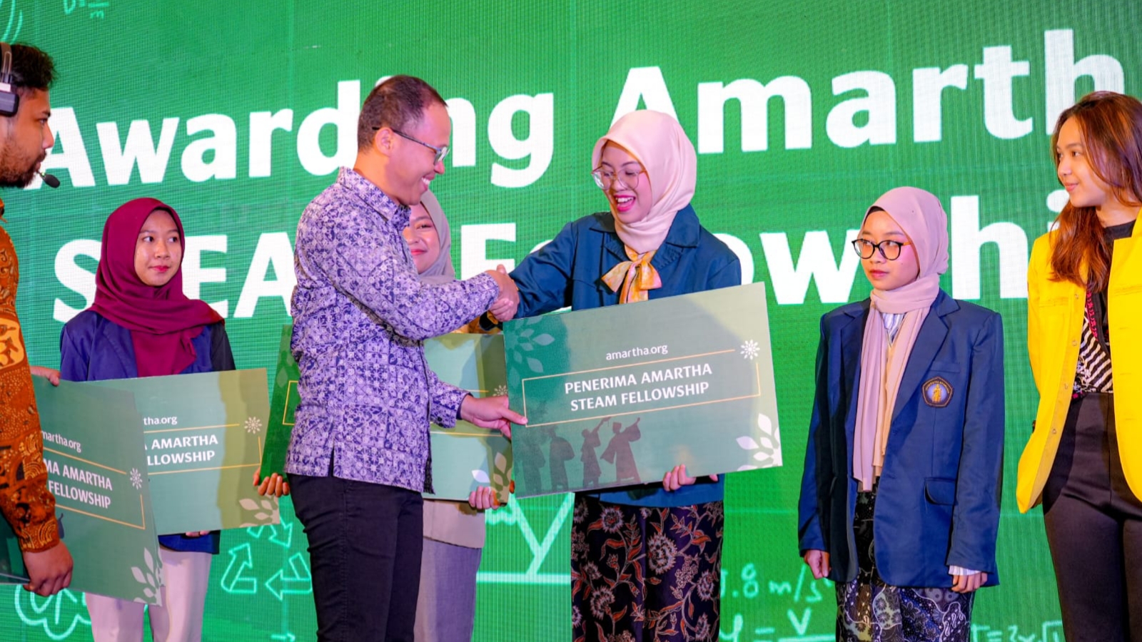 Dari 19 Ribu Pendaftar, 310 Pelajar Terpilih Beasiswa Amartha Cendekia