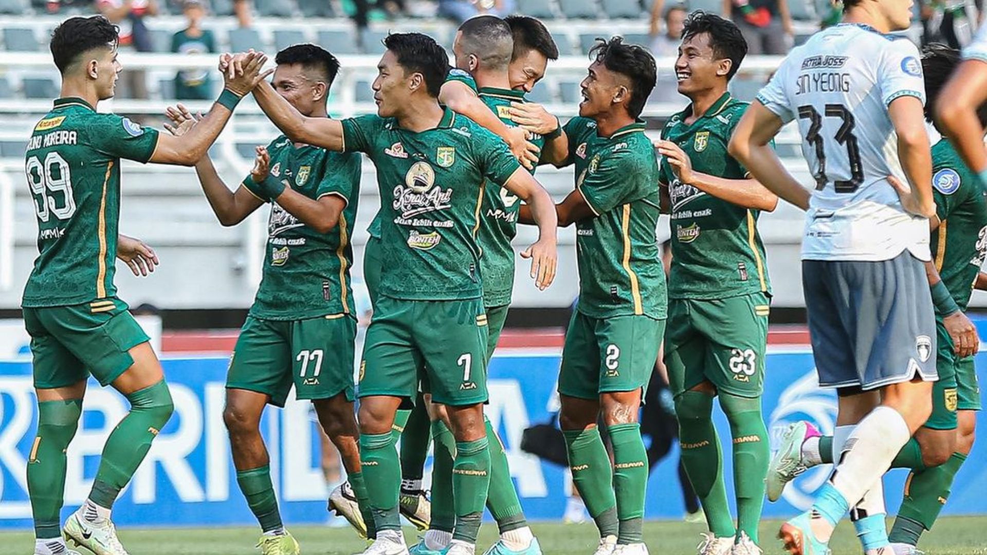 Striker Asing Persebaya Moncer, Penyerang Lokal Sebaliknya