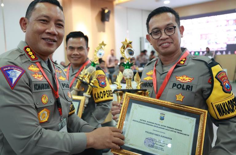 Polrestabes Surabaya Juara Perkara Lalu Lintas Terbaik Tingkat Polda Jatim