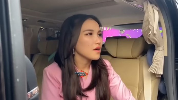 Sampe Kaget, Ayu Ting-Ting Dapat Kejutan dari Jordi Onsu