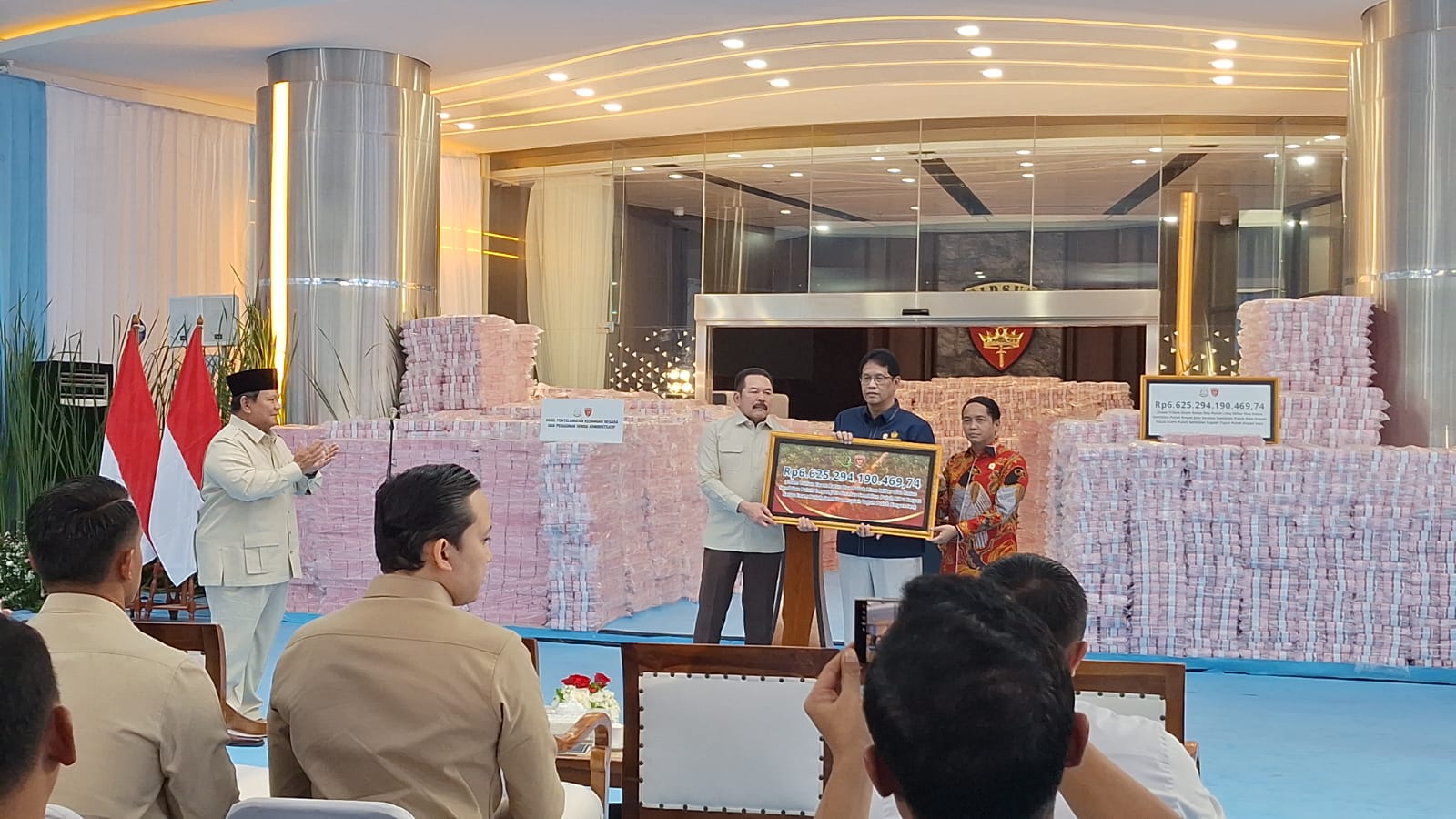 Prabowo Saksikan Langsung Rp6,6 Triliun Uang Negara Diselamatkan, Perkara Korupsi Sawit dan CPO