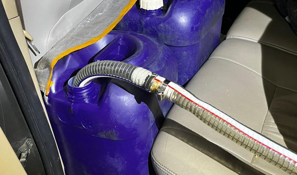 Patroli PJR Ungkap Fortuner di Tol Jagorawi Angkut Sabu dan Solar Subsidi Ratusan Liter