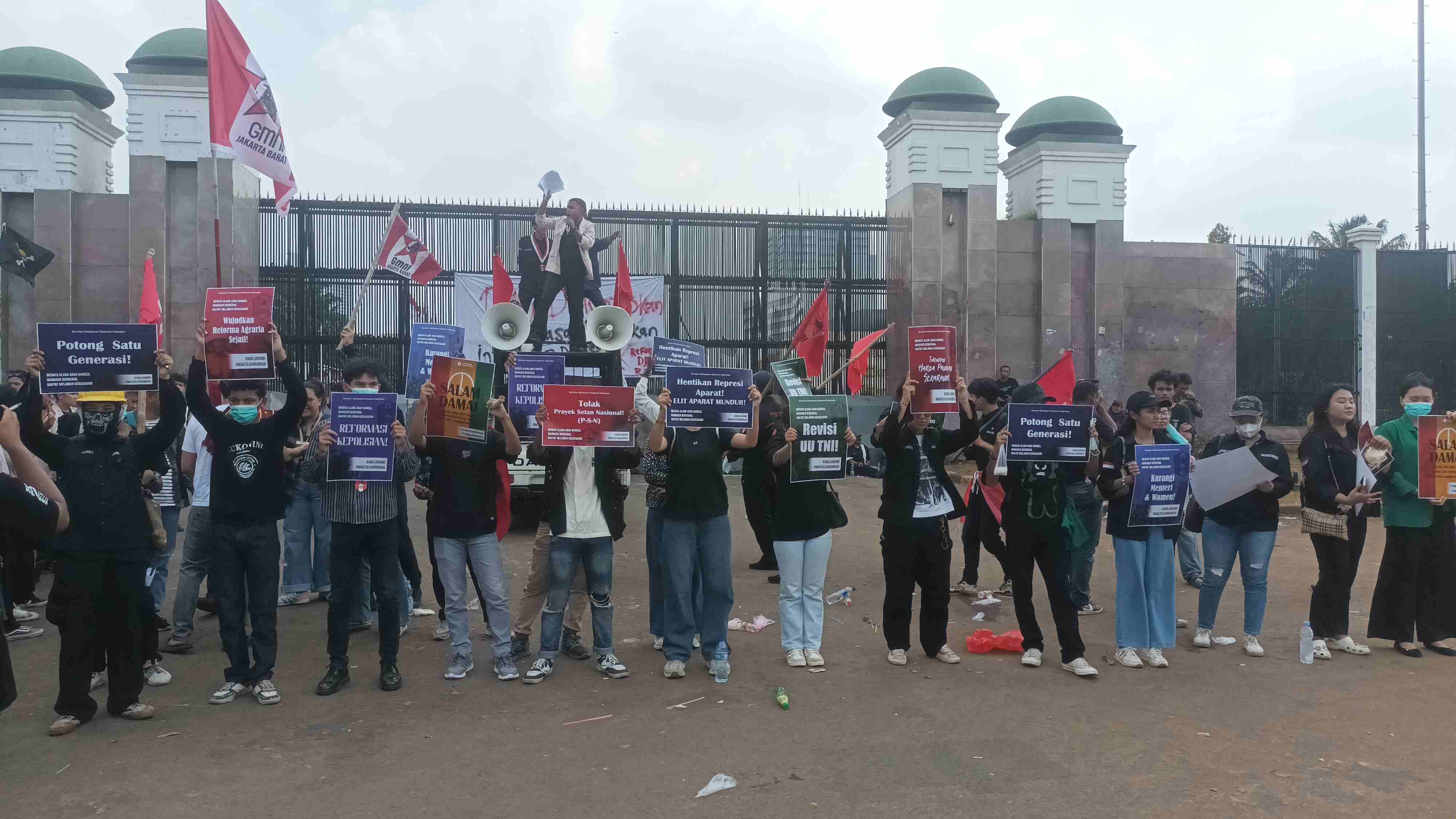 Terungkap! Pajak Gaji DPR dan Pejabat Negara Ditanggung Negara, Ekonom: Ini Tidak Adil