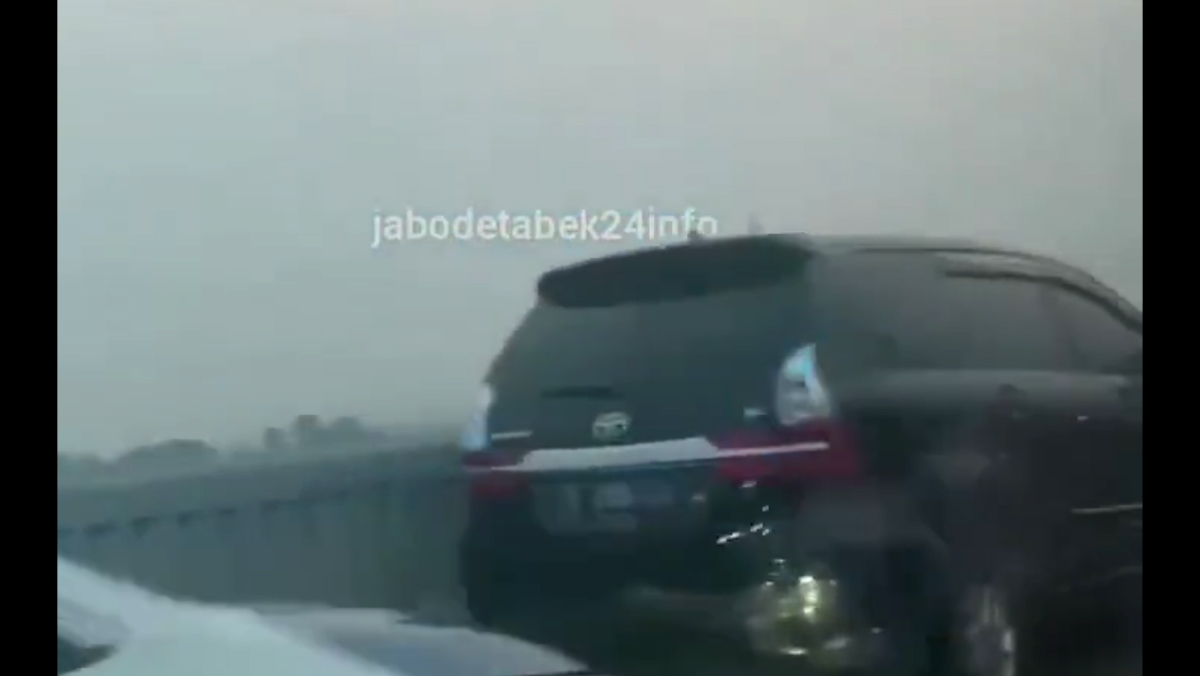 Oknum TNI Lawan Arah di Tol MBZ, 7 Kendaraan Terlibat Tabrakan Beruntun