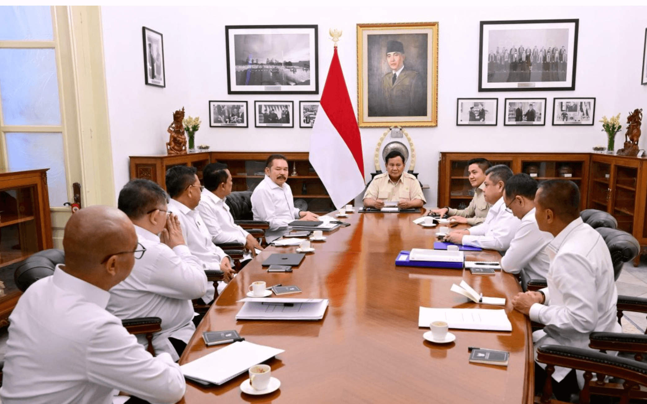 Prabowo Panggil Jaksa Agung dan Seluruh Jaksa Agung Muda ke Istana, Serius Atasi Korupsi dan Izin Ilegal