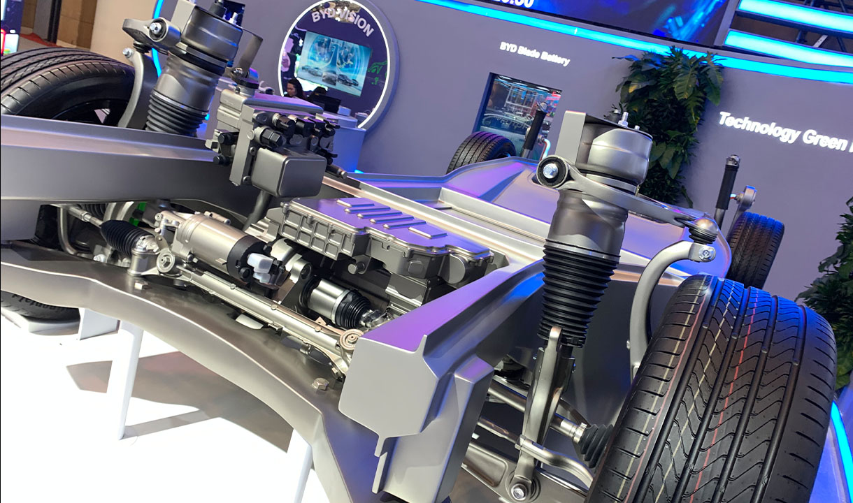 Teknologi DiSus C Diusung di GIIAS 2025, Jadi Standar Baru Kenyamanan Kendaraan BYD di Setiap Kondisi Berkendara