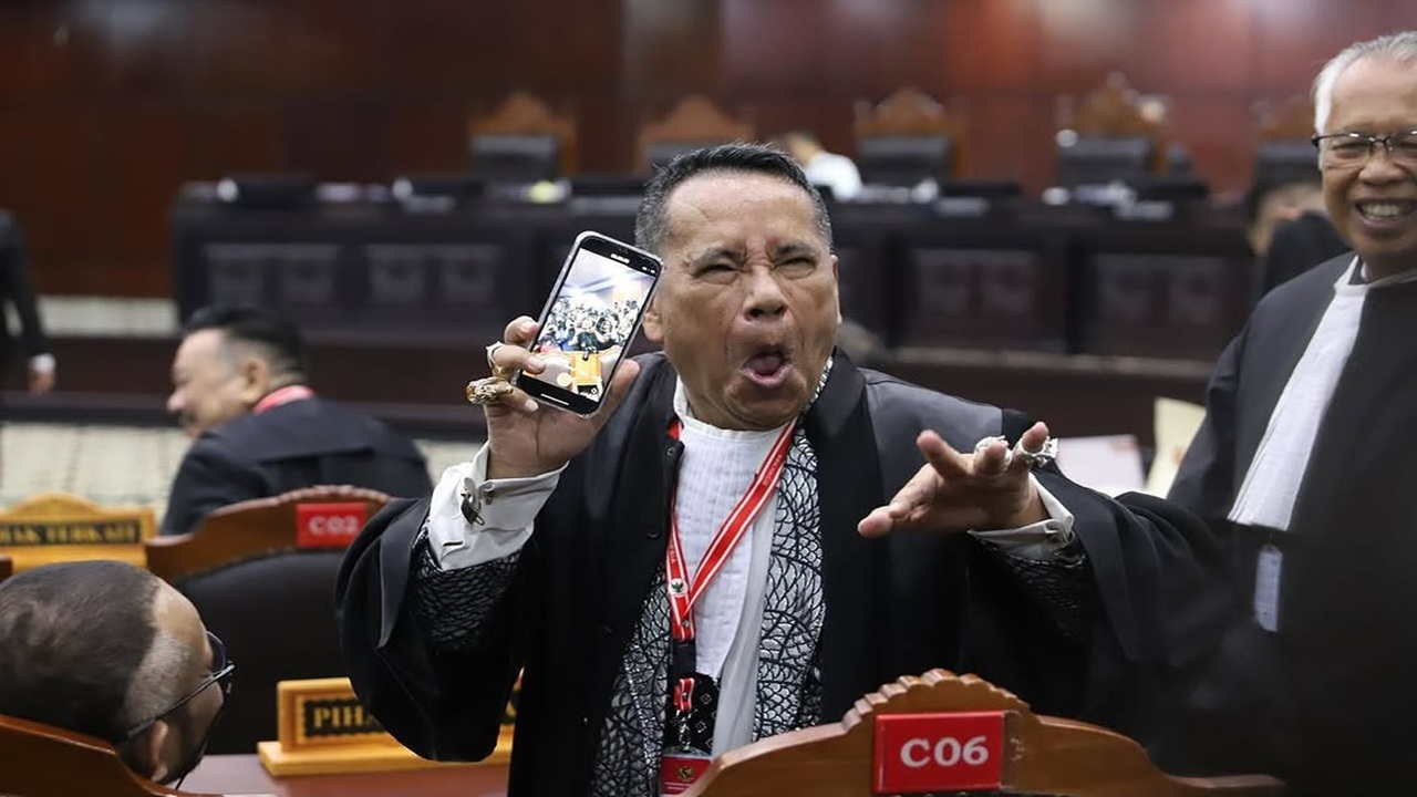 Hotman Paris Minta Firdaus Oiwobo Segera Tes Kejiwaan: Si Pemilik Gunung Uranium Palsu!