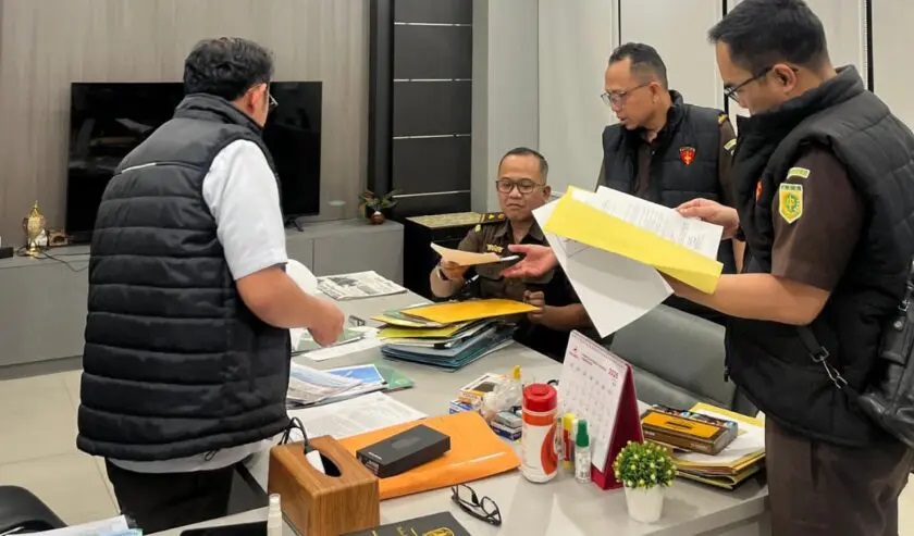 Kejati Jatim Geledah Lagi Kantor ESDM, Dalami Kasus Dugaan Korupsi Izin Tambang