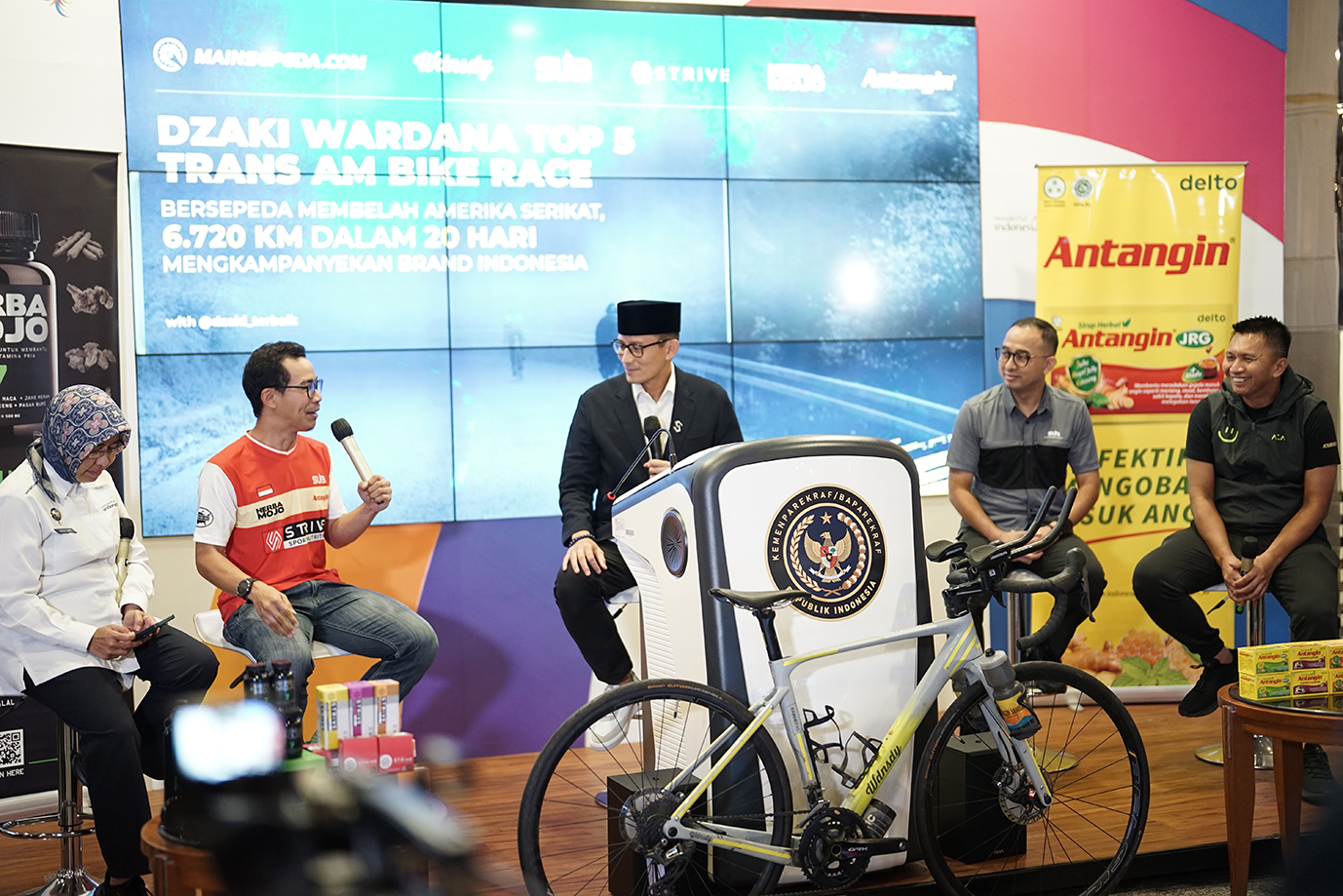 Menparekraf Sandiaga Uno Apresiasi Capaian Dzaki Wardana di Trans Am Bike Race