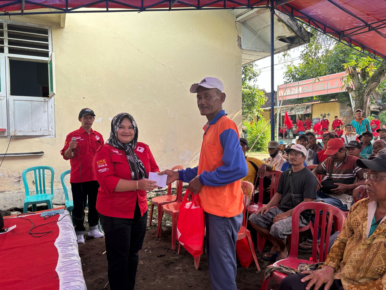 Halal Bihalal Bareng 100 Tukang Becak, Begini Harapan Laskar Ngawi