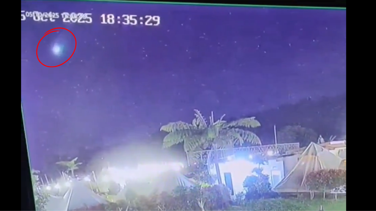 Heboh Diduga Meteor Jatuh di Cirebon hingga Terdengar Dentuman Keras, Begini Faktanya