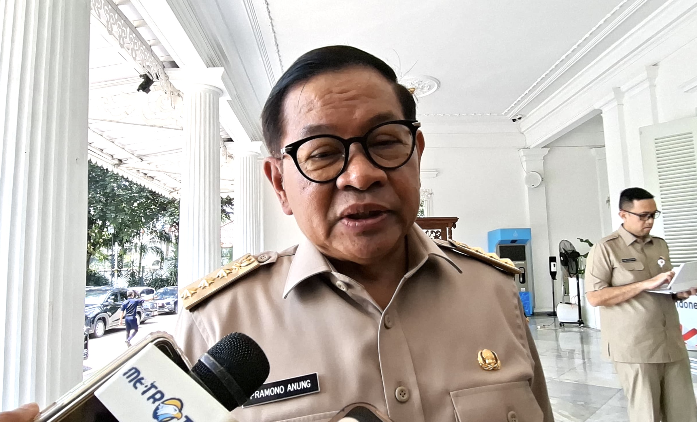 Pramono Minta Kominfotik Telusuri Akun Media Sosial Penyebar Konten Tawuran