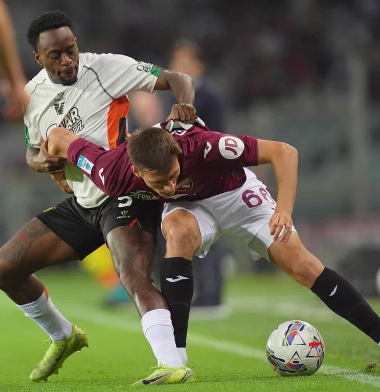 Torino vs Venezia 1-1: Hand Ball Jay Idzes Buyarkan Kemenangan Lagunari