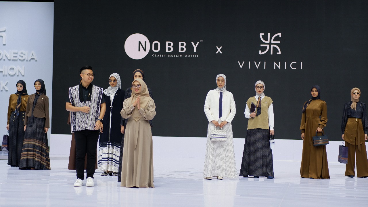 Kejutan di IFW 2025, Anggunnya Koleksi Modest Wear Perkotaan Modern Kekinian dari Brand Lokal