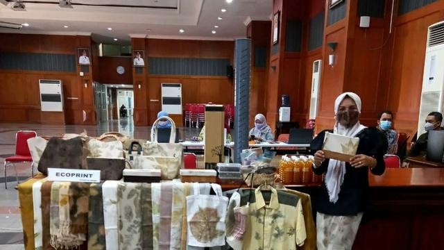 Pengusaha Perempuan Binaan BRI, Dulang Untung dariUsaha Ecoprint