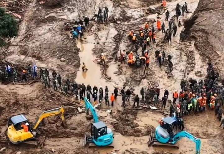 57 Orang Korban Longsor Bandung Barat Teridentifikasi, Pencarian 6 Korban Lainnya Terus Berlanjut