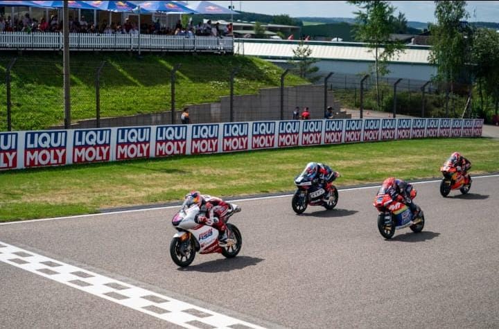 Kilas Balik Sachsenring: Determinasi Berkelas Veda Ega Pratama Amankan P8 Moto3 Jerman