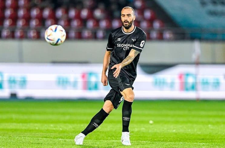 Deal! Persebaya Datangkan Milos Raickovic, Sang Pemain Sudah Punya Jersey Persebaya Sejak 2018!
