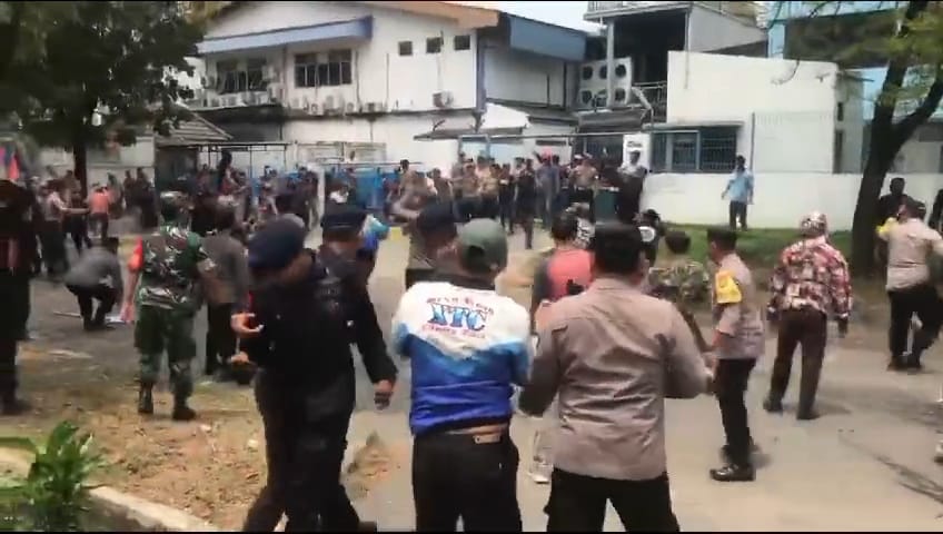 Demo di Jatireja Bekasi Berujung Bentrok, Ormas Skobar vs XTC