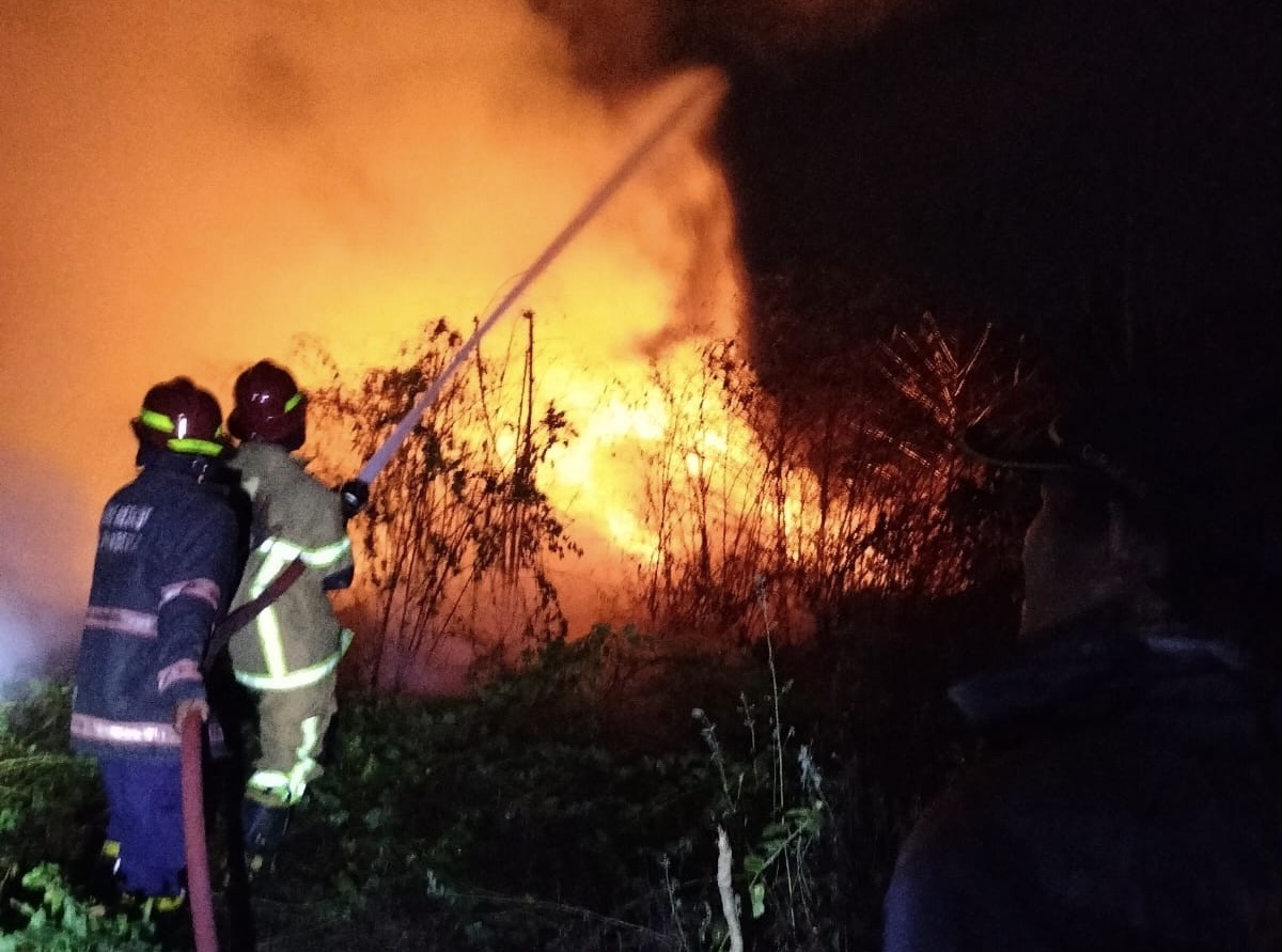 Saat TPSA Bojong Canar di Pandeglang Terbakar