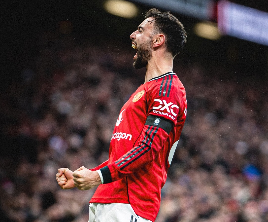Man United Kalahkan Tottenham 2-0, Bruno Fernandes Puji Michael Carrick
