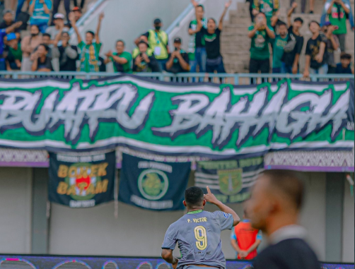 Full Senyum Persebaya vs Persita 5-0: Gol Berkelas Marselino-Risky Ridho, dan Debut Paulo Victor