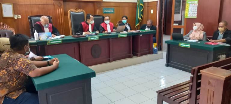 Sidang Kakak Kandung Gubernur Jatim Digugat: Notaris Ariana Terus Hindari Sidang
