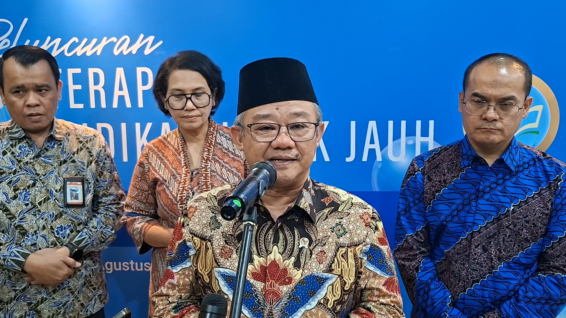 Kemendikdasmen Uji Coba Pendidikan Jarak Jauh, Gandeng Universitas Terbuka hingga Sekolah Malaysia