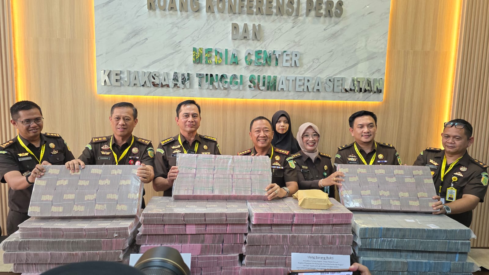 Ini Penampakan Barang Bukti Rp 22 Miliar dari Kasus Korupsi LRT Sumsel