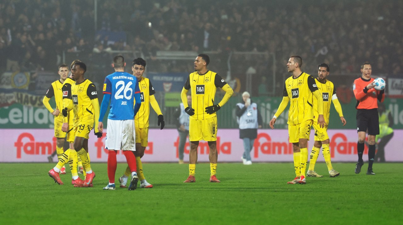 Holstein Kiel vs Dortmund 4-2: Die Borussen Makin Tenggelam