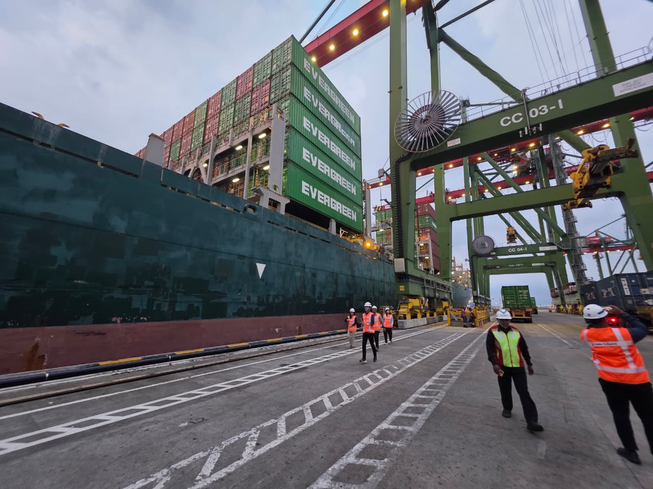 Evergreen Awali CIM Service ke Terminal Teluk Lamong, Kapten Castellano: One of The Best Terminals