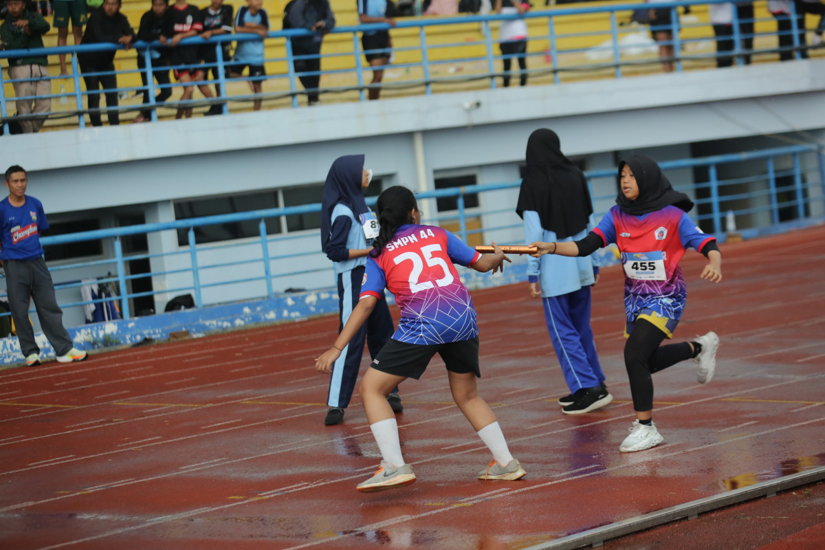 Jelang Final, Simak Hasil Penyisihan Estafet 5x80 Meter Putra-Putri 