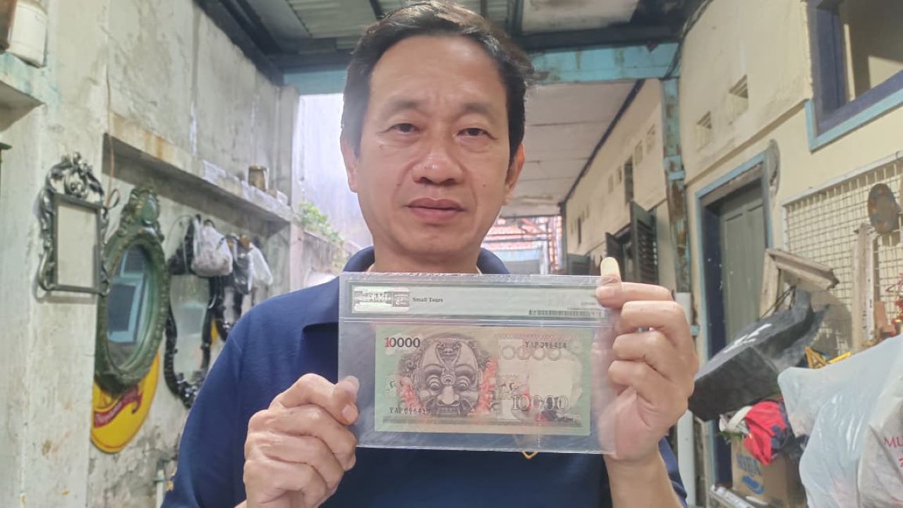 Melihat Koleksi Uang Kuno Numismatik Ali Budiono: Seri Wayang Paling Mahal, Seri Bunga Paling Canggih