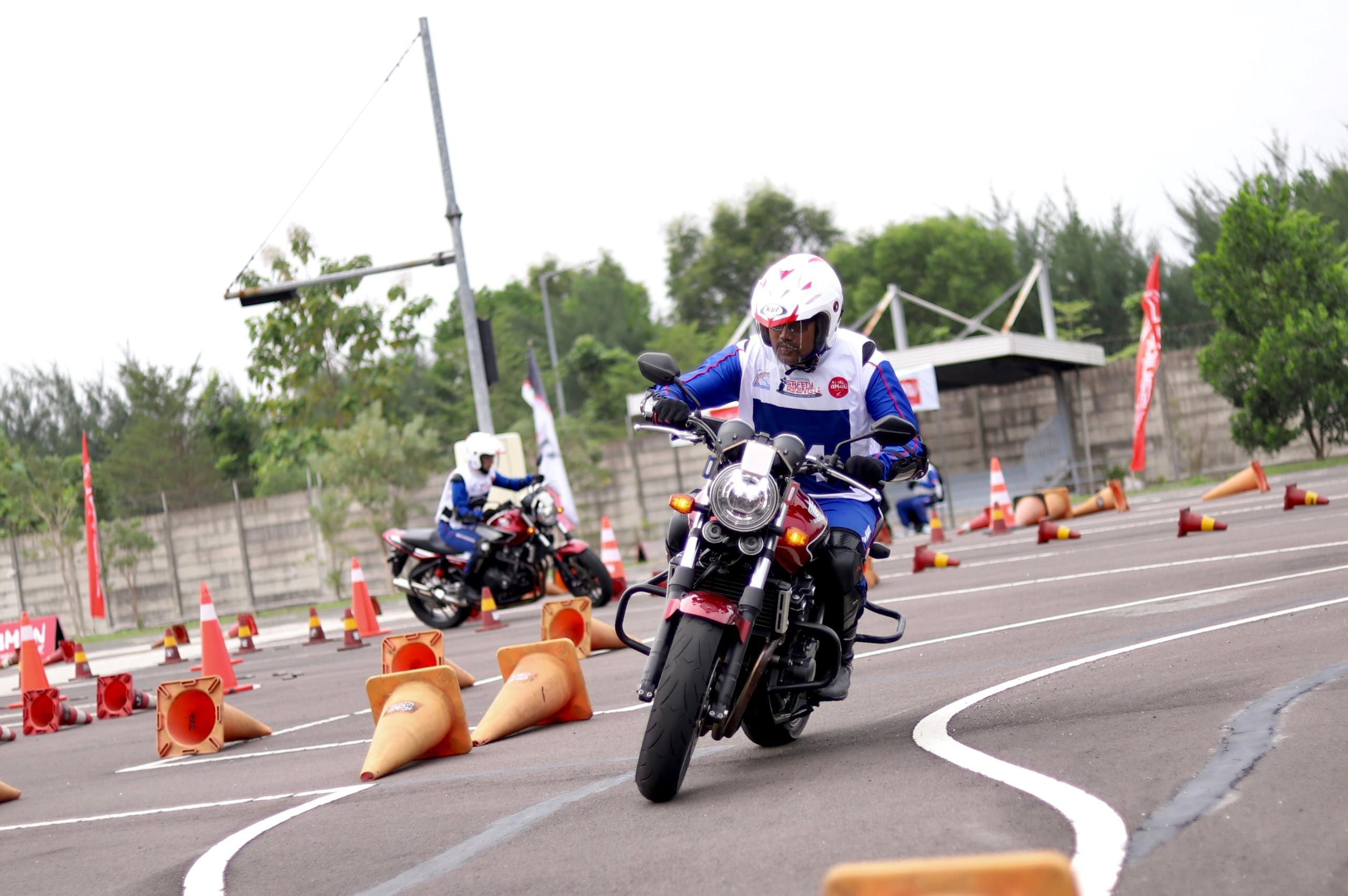 Kompetisi Instruktur Safety Riding AHM Sukses Digelar Untuk ke-15 Kalinya