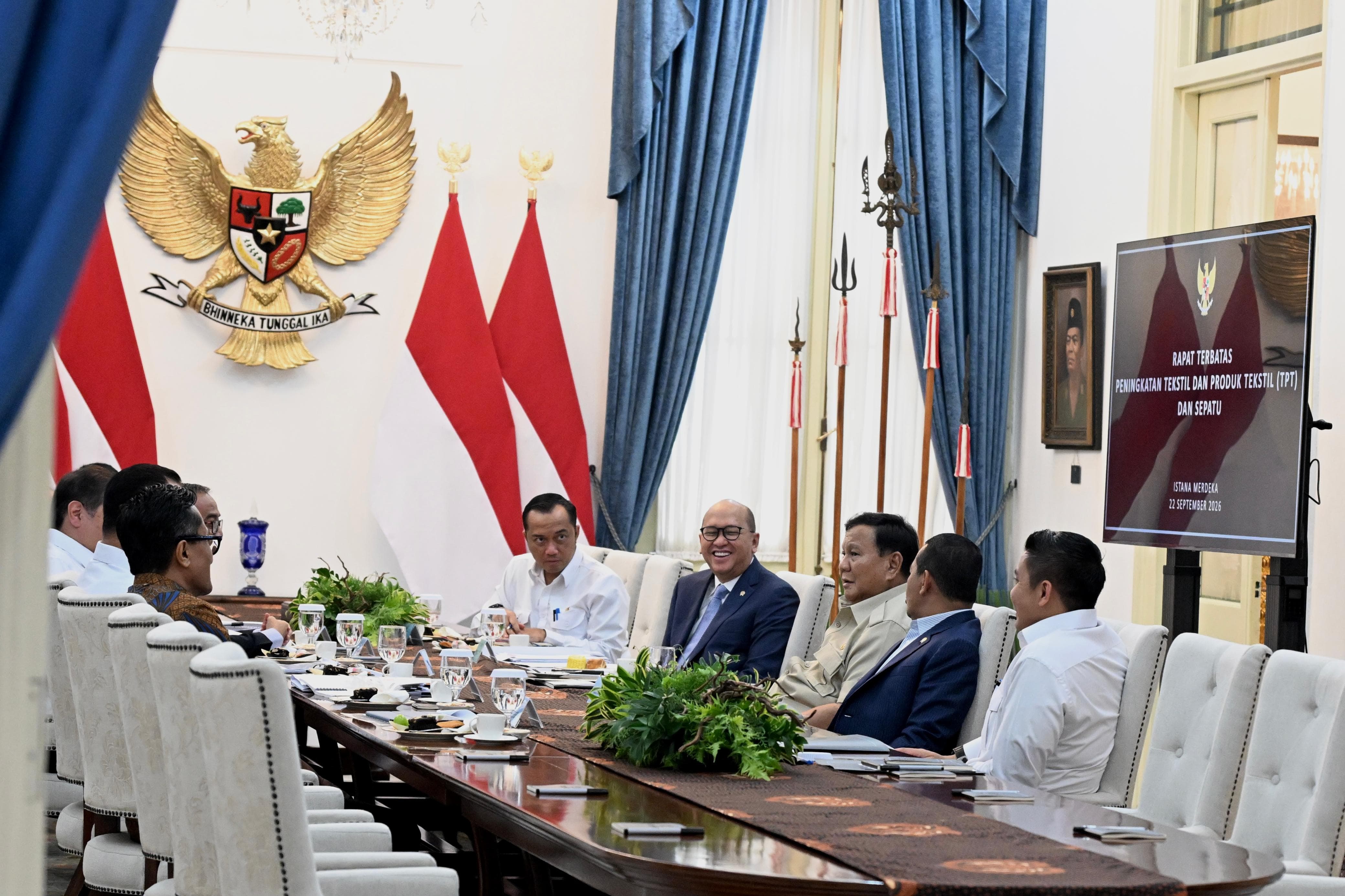 Prabowo Soroti Industri Tekstil, Regulasi Bahan Baku hingga PPN Bakal Dibenahi