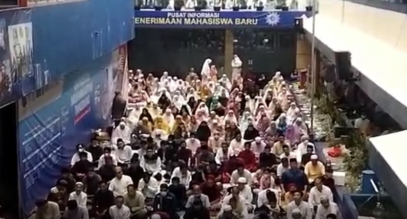 Jemaah Muhammadiyah Tangerang Shalat Id di Kampus UMT