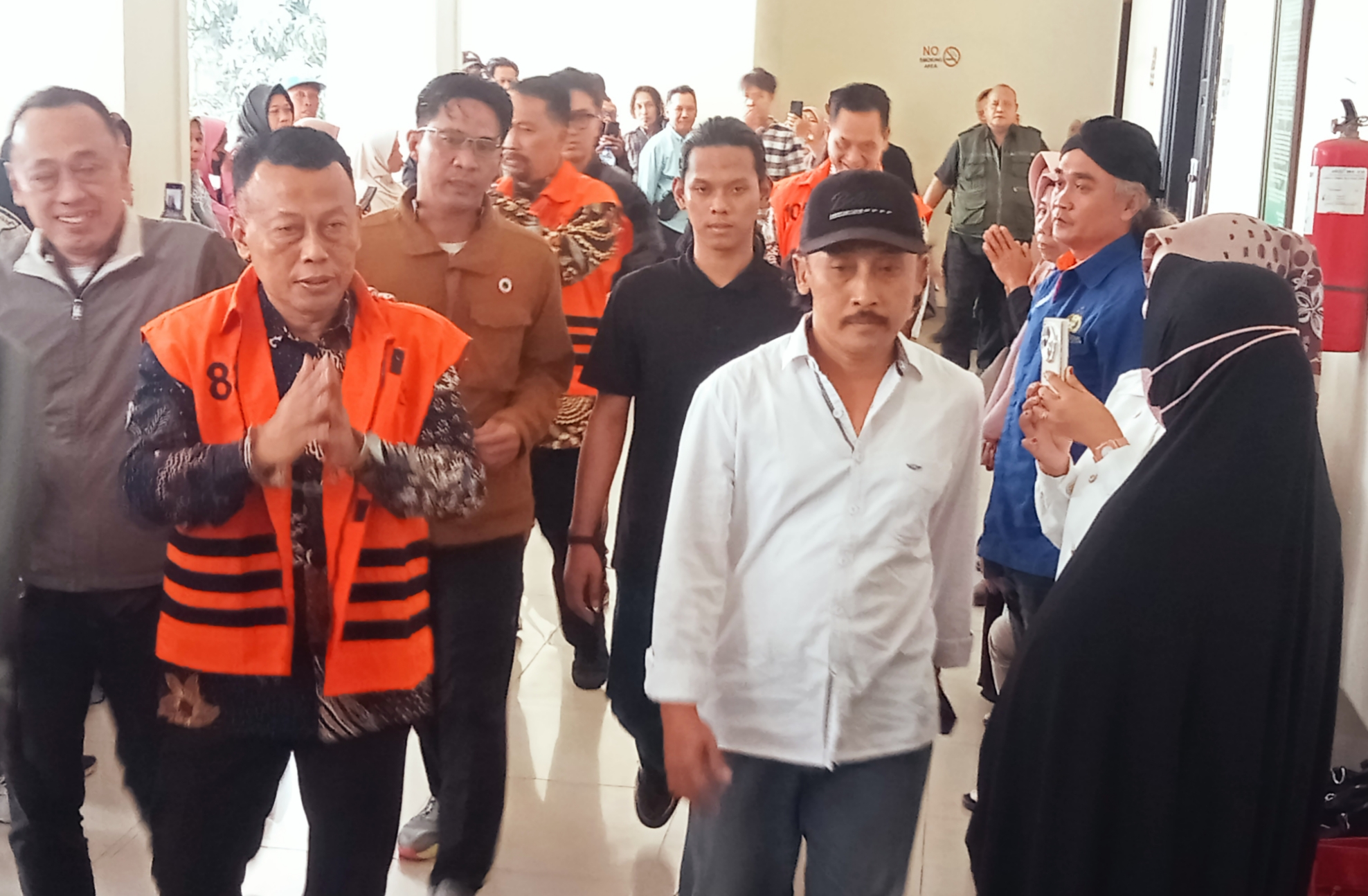 Adik Sugiri Sancoko Terharu, Ratusan Warga Ponorogo Datangi Sidang Putusan