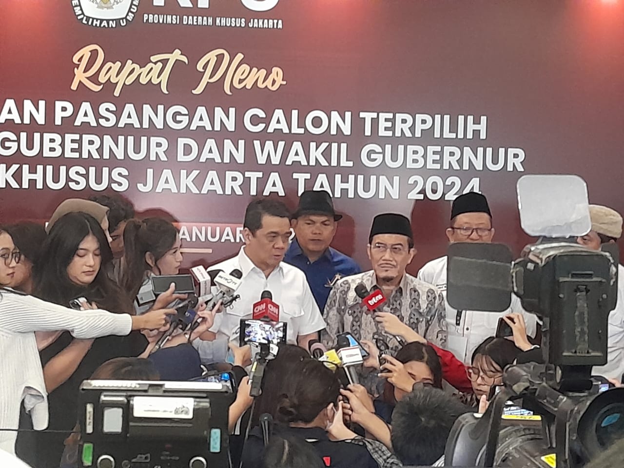 Hadir Dalam Penetapan Gubernur Jakarta Terpilih, Ini Pesan Riza Patria Kepada Pramono-Doel