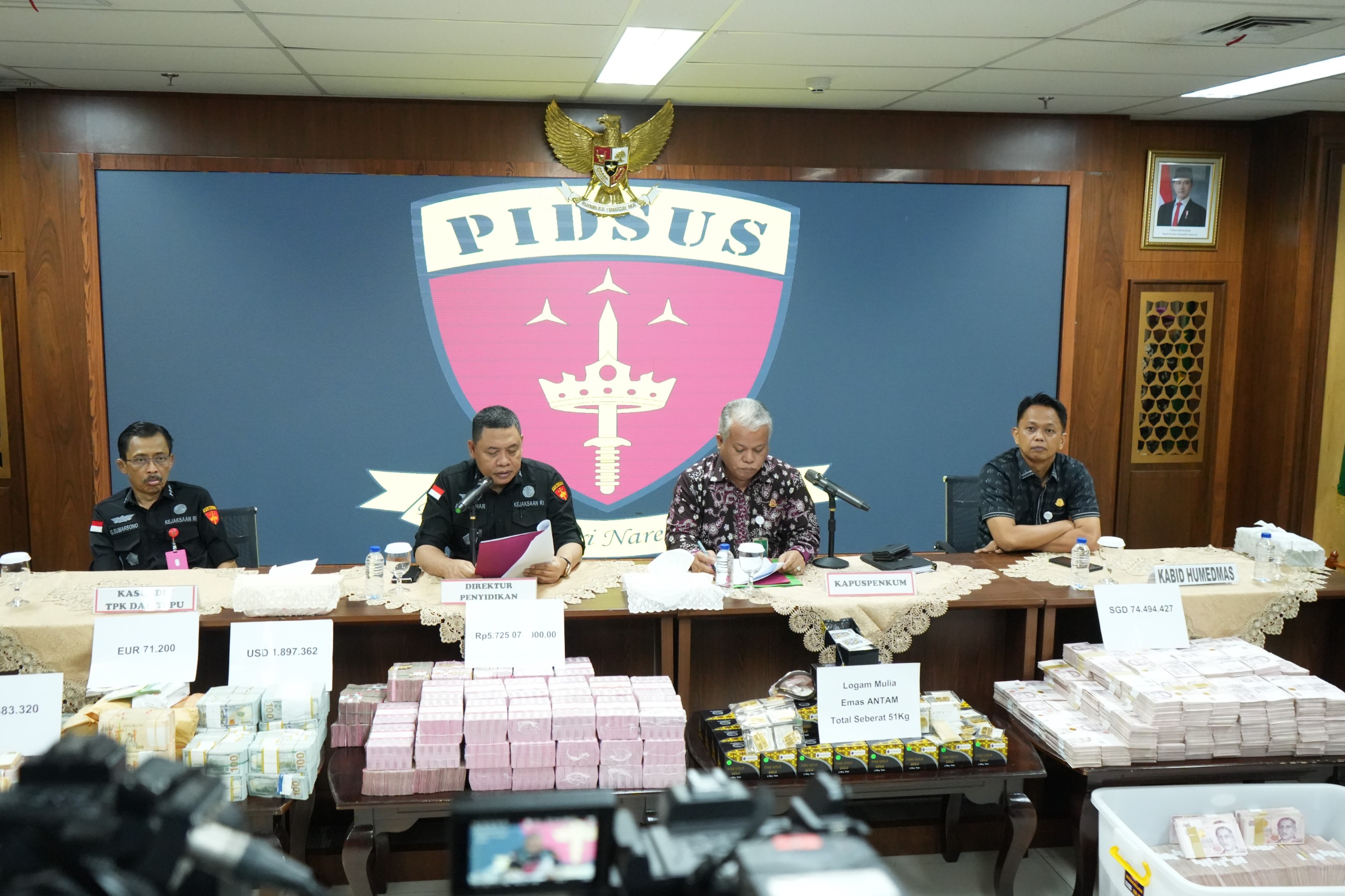 Borok Kasus Suap di Balik Vonis Bebas Tannur, Rp 920 Miliar hingga 51 Kg Emas