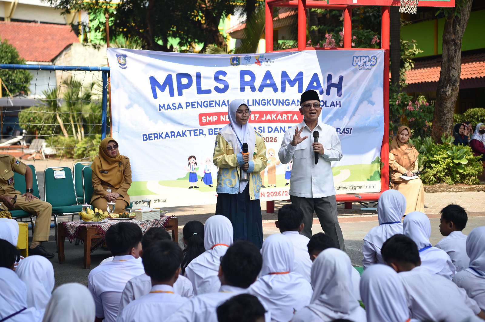 Wamendikdasmen Pastikan MPLS Ramah Bebas Perundungan di SMPN 57 Jakarta