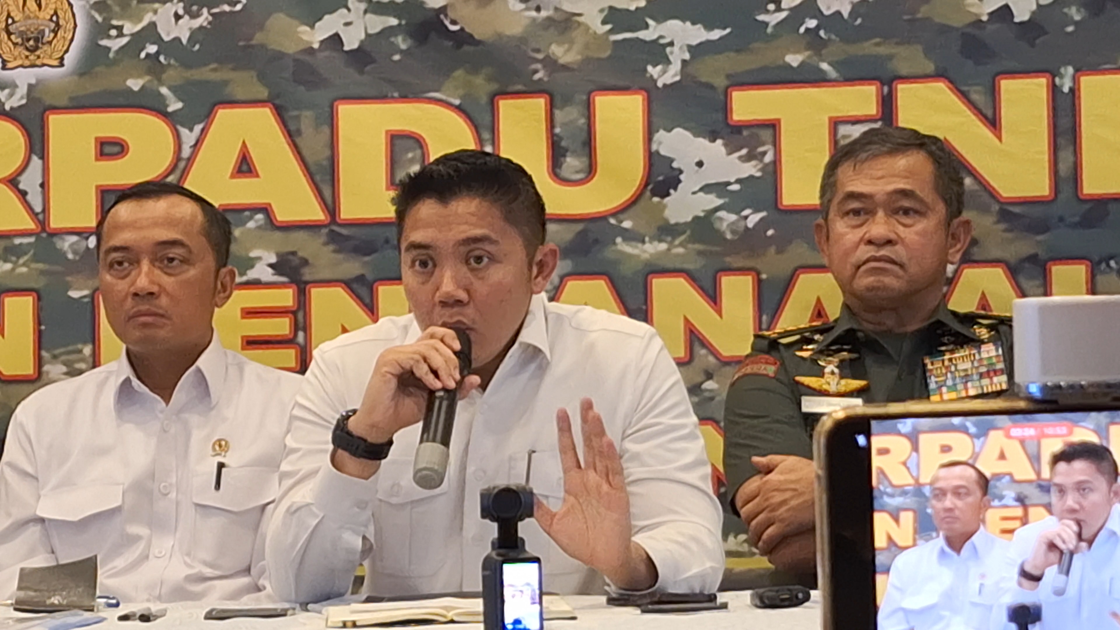 Ketika Seskab Teddy Bicara Penyebab Bencana Banjir Sumatera, Akui Adanya Kerusakan Lingkungan